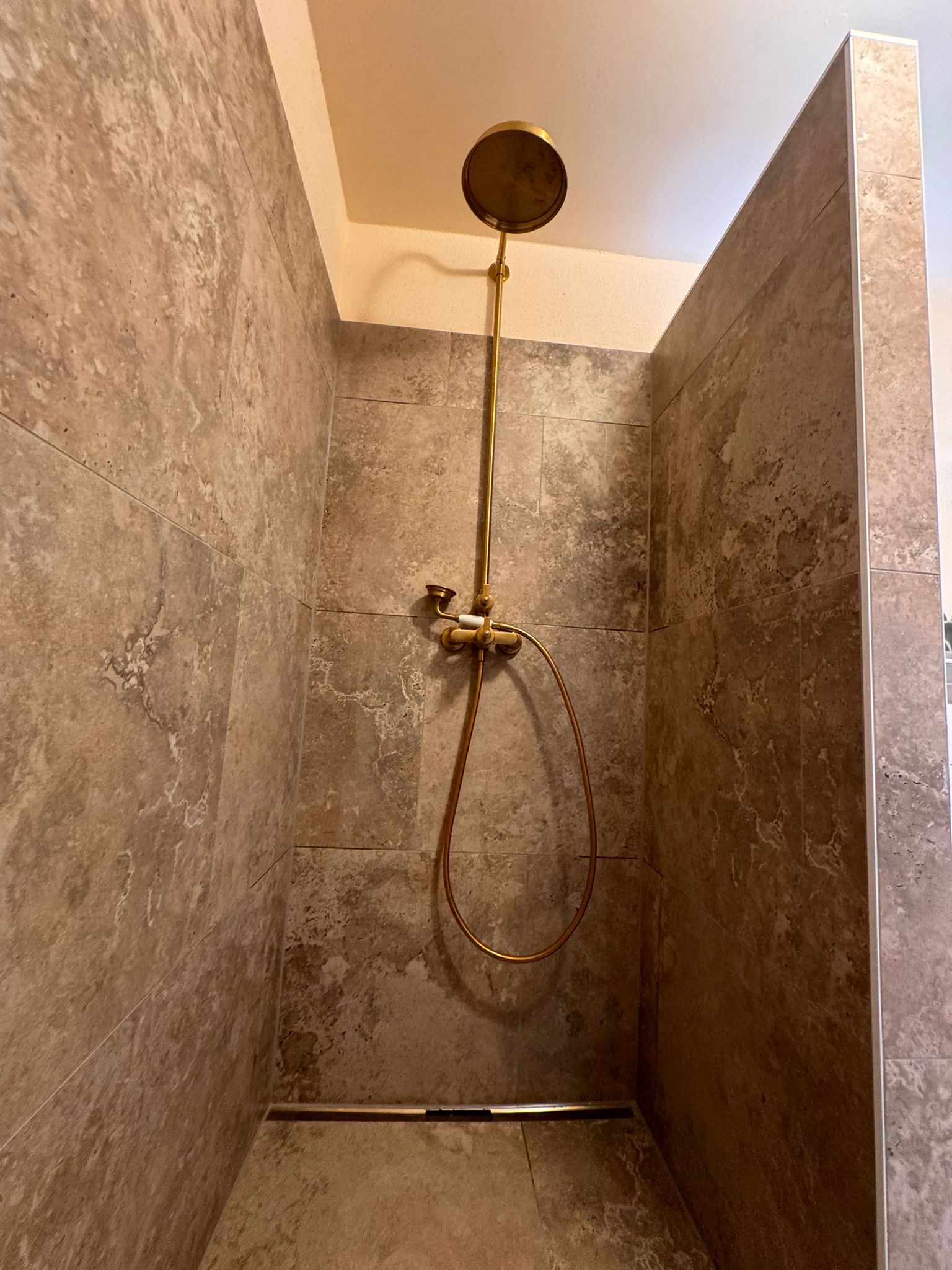 Modern sanierte Dusche